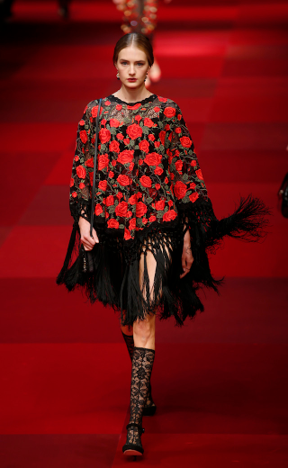 Illustration for article titled Kendall Jenner Takes a Jaunt to Spain With Dolce & Gabbana